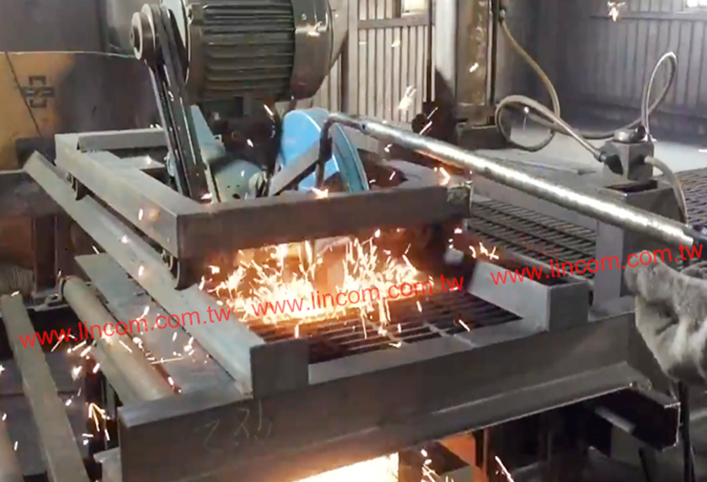 Grating board cutting machine, manual type.