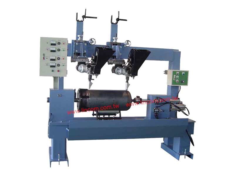 Two torch type auto welder for framework. Spindle moves by linear slide rail for longer service life & higher accuracy.
