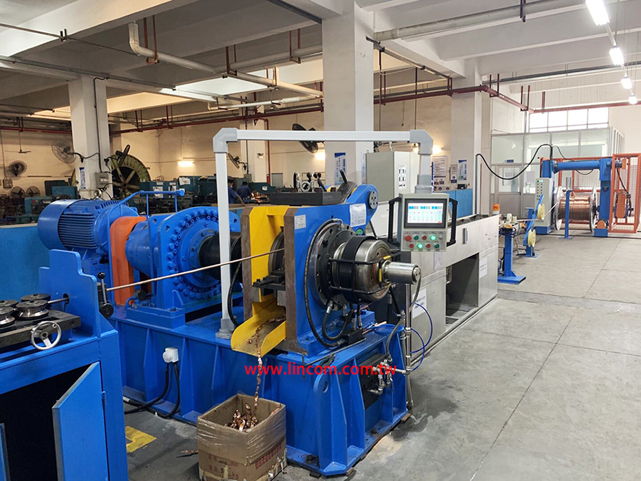 Copper & aluminum bus bar extruder. Continuous extrusion and recoil type.