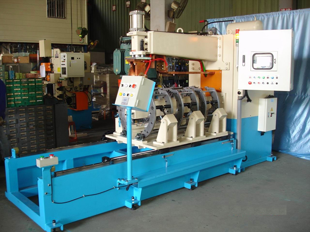 Linear mig welder and roller bender for water heater inner tank making. Sensor auto positioning. Auto roller trans. & sizing.