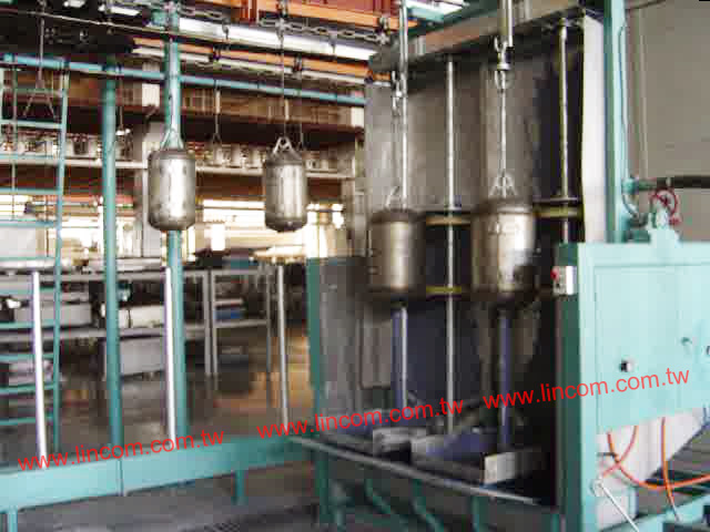 Hanging type tunnel drying equipment in the enameling machine full line for water heater inner tank manufacturing whole plant equipment.