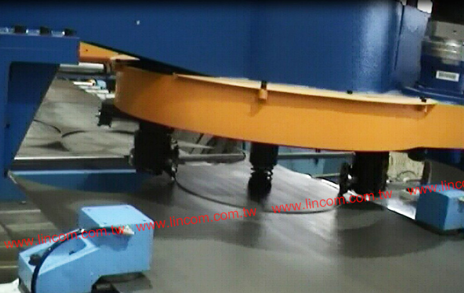 Automatic disc blanking machine (circle blanking line), for water heater tank (end cap) making.