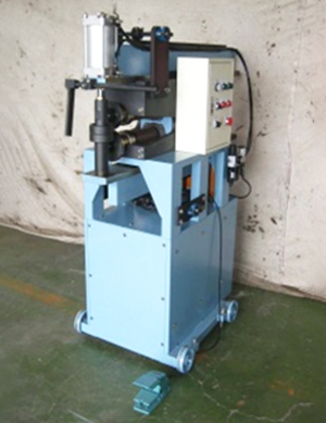 Automatic blanking machine for water heater end cap material circular cut (circular cutter for water heater tank cap)