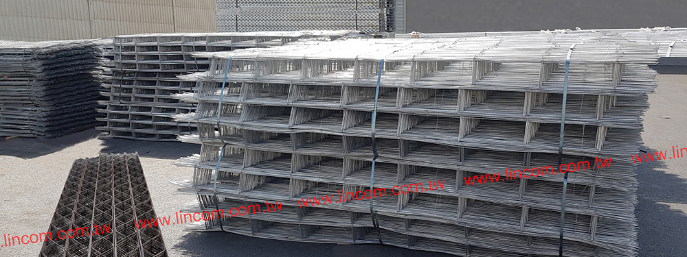 Block ladder mesh made by Taiwan block ladder truss auto welding machine. Zig zag wire on top, cross wire welding at bottom.