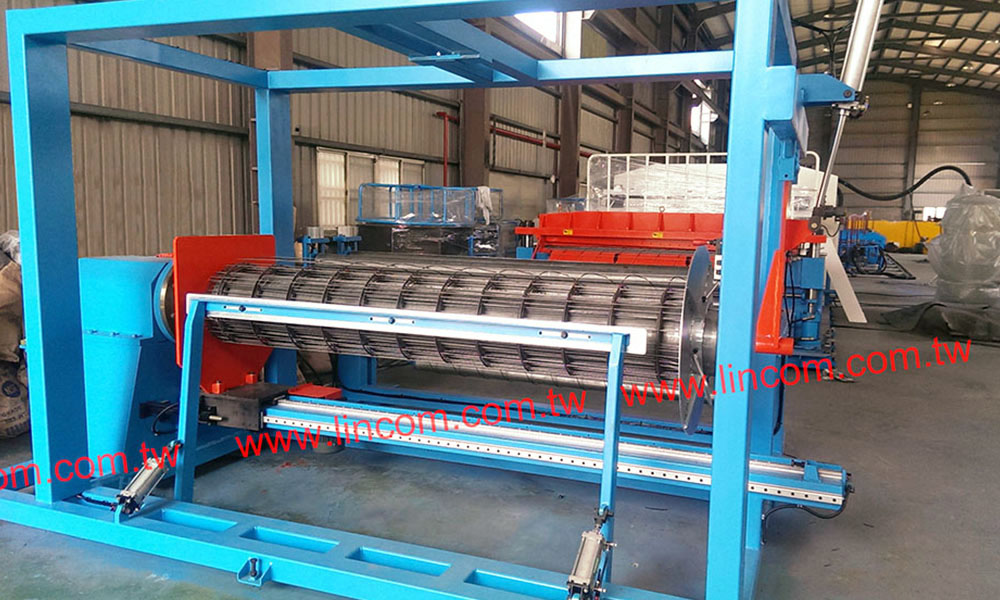 Wire mesh welder for reinforcement mesh, chicken wire mesh, temporary fencing, fencing net, barrier fence, metal fence.