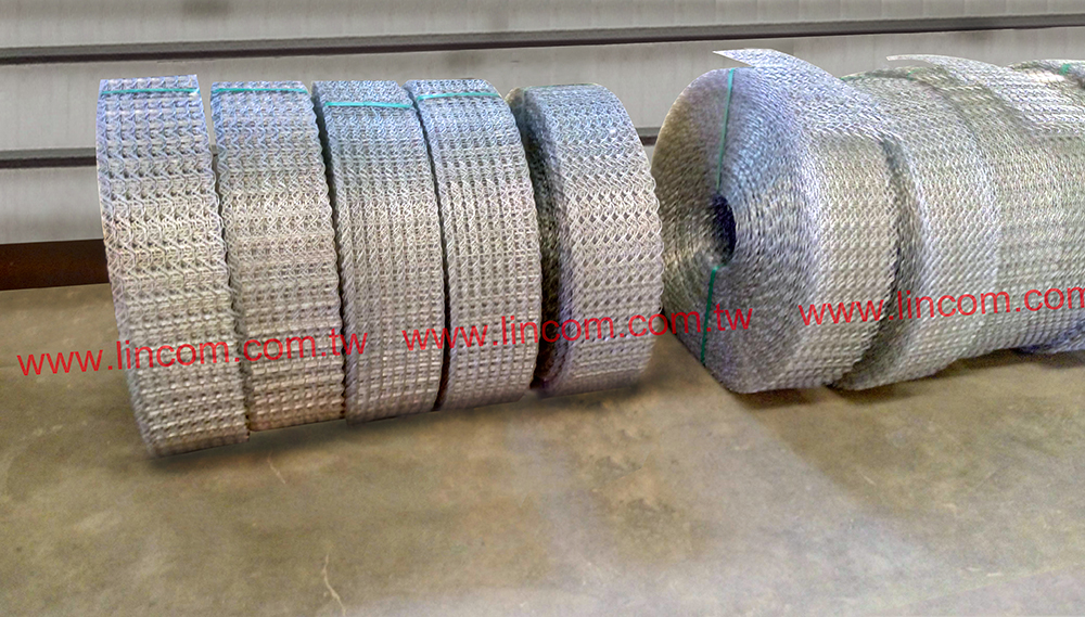 Crimped wire mesh (pipe reinforcement) made in Taiwan, by pneumatic crimped wire mesh welding machine.