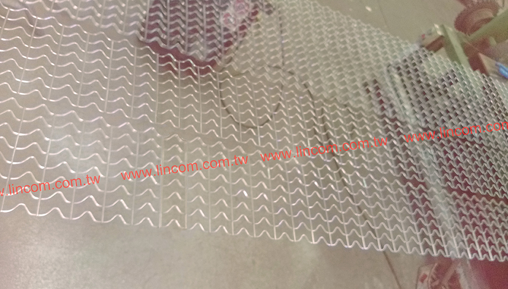 Crimped wire mesh (pipe reinforcement) made in Taiwan, by pneumatic crimped wire mesh welding machine.