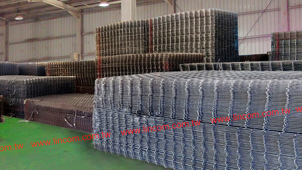 Weld mesh panel. Concrete reinforcement, welded wire fabric, slope protection, stair tread, forge-welded grating application.