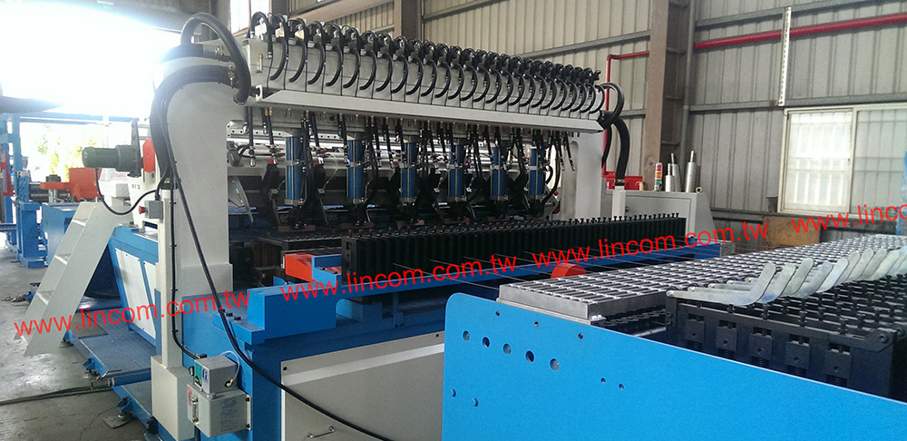 Wire mesh welder application for wire fabric, concrete wire mesh, slope protection, floor board, concrete forming system.