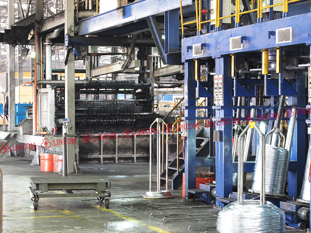 Result of zinc coating wire after tin plating surface treatment. Coil discharge. Wire hot dip galvanizing plant from Taiwan.